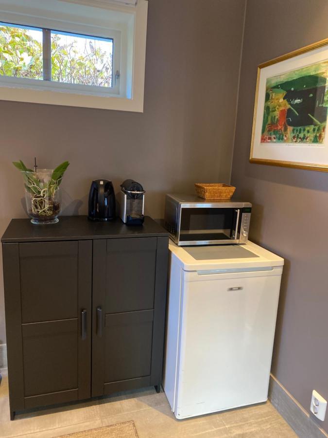 Charming Guesthouse Near City Center - Parking Available 산데피요르드 외부 사진