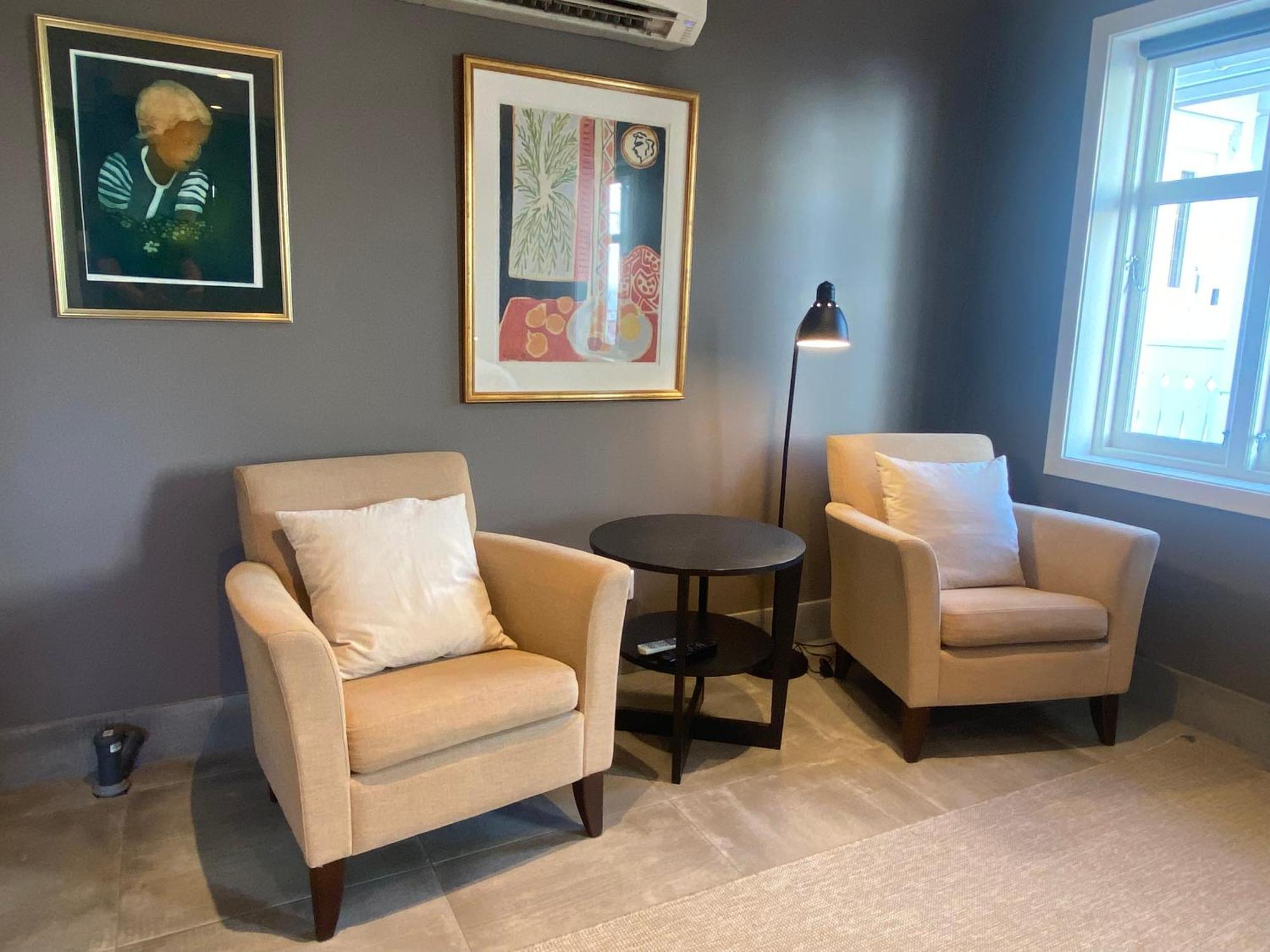 Charming Guesthouse Near City Center - Parking Available 산데피요르드 외부 사진